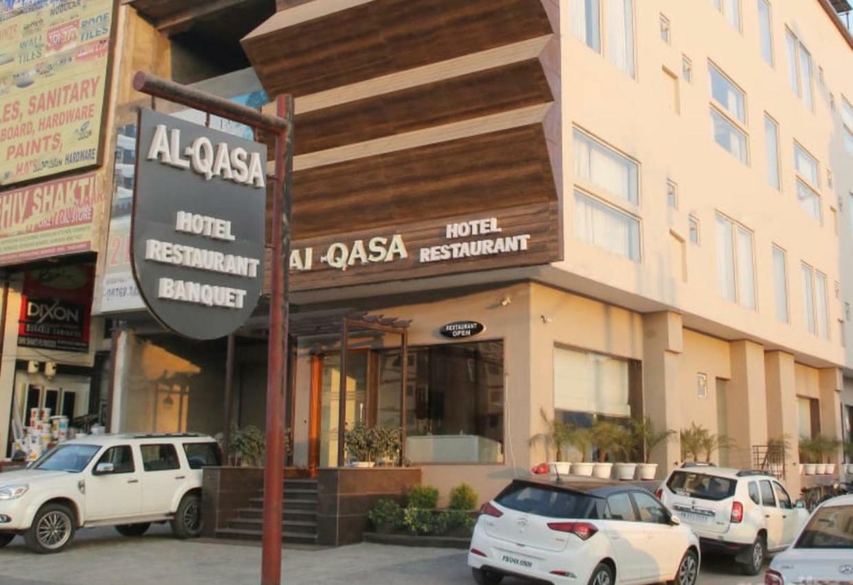 Zirakpur Al-Qasa Hotel מראה חיצוני תמונה