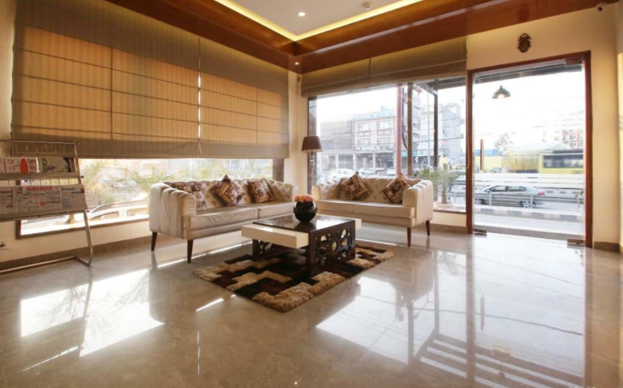 Zirakpur Al-Qasa Hotel מראה חיצוני תמונה