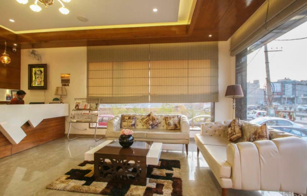 Zirakpur Al-Qasa Hotel מראה חיצוני תמונה