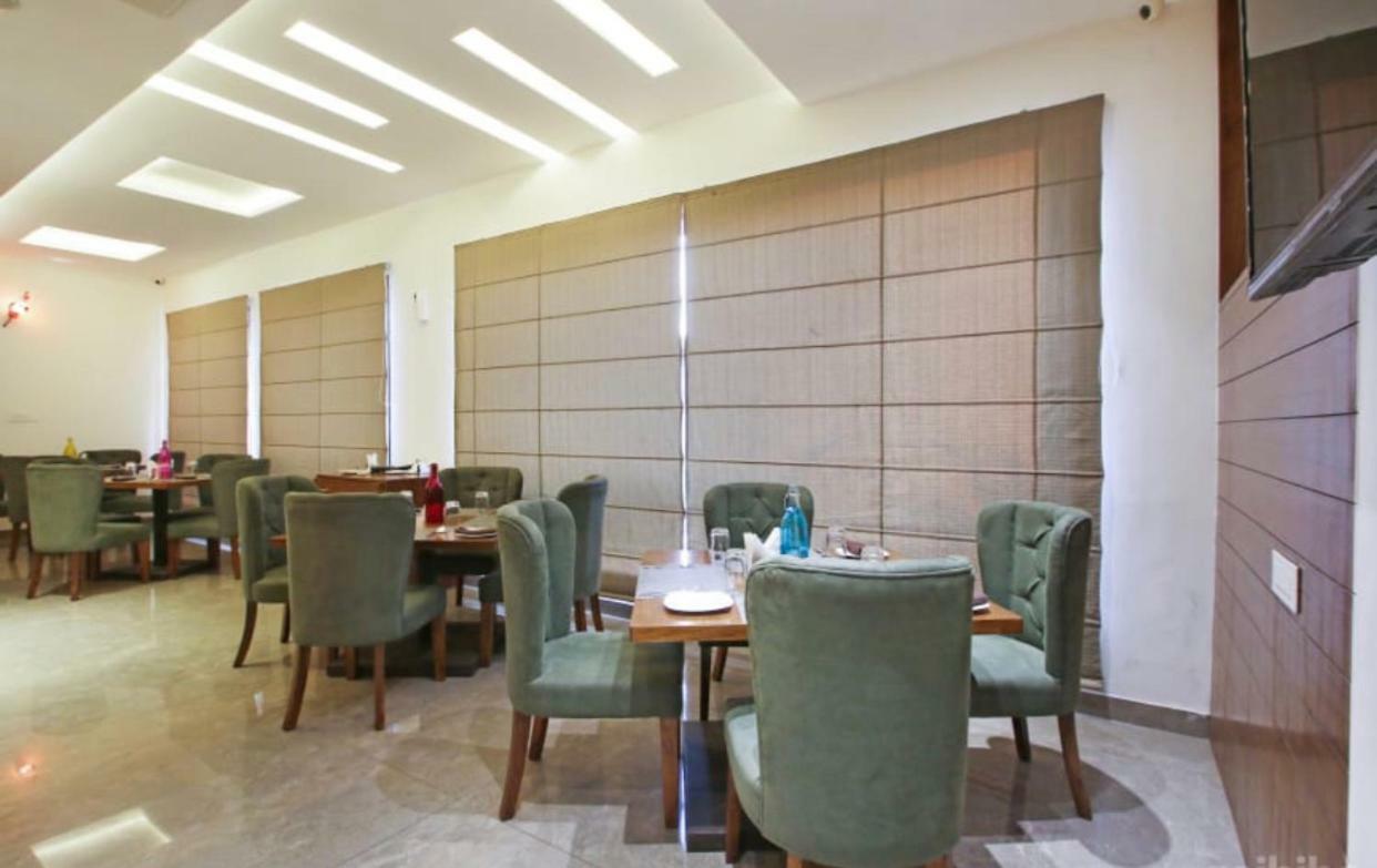 Zirakpur Al-Qasa Hotel מראה חיצוני תמונה